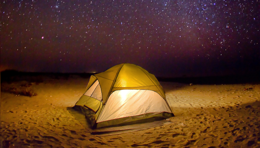 Camping dans le désert. Photo © Ministry of Heritage & Tourism Sultanate of Oman Camping dans le désert. Photo © Ministry of Heritage & Tourism Sultanate of Oman